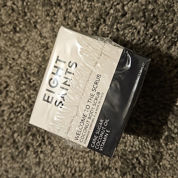 NEW In Packaging Eight Saints Body Scrub - Picture 2 of 2